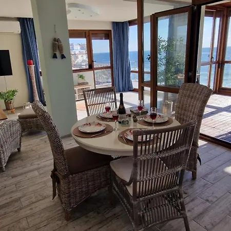 Apartment Turquoise 1 *